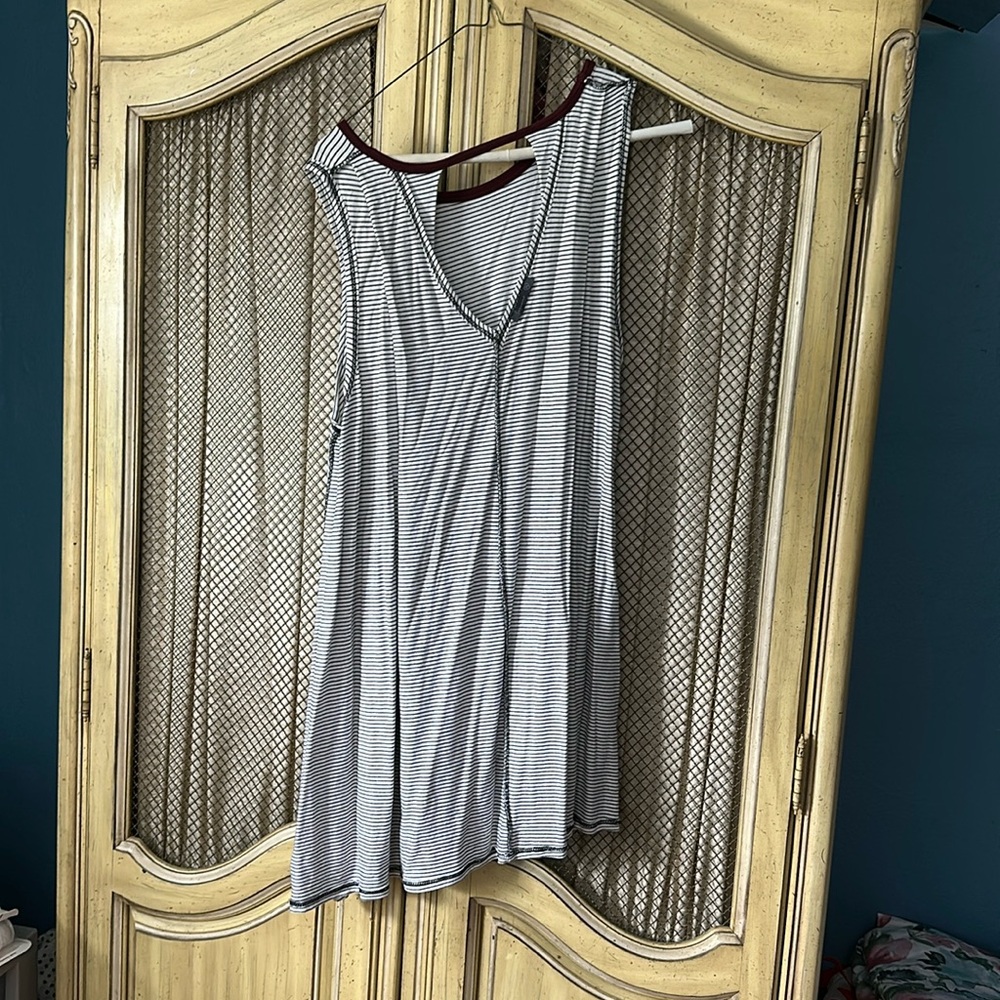 Sleeveless stripped dress for the summer